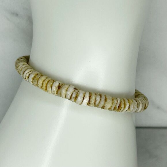 Chip Shell Beaded Stretch Bracelet - Picture 1 of 10